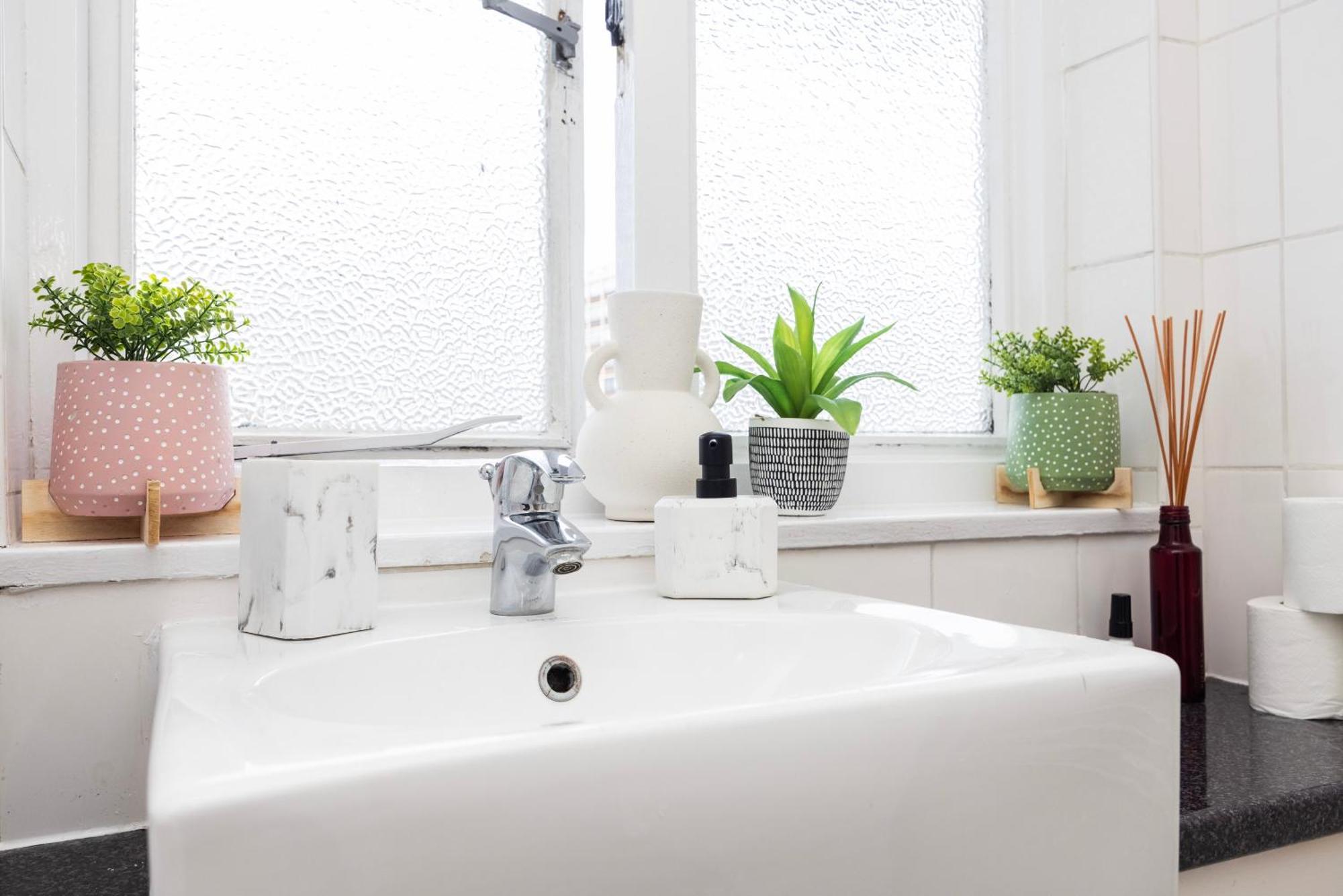 Trendy 4 Bed Apartment Near Vibrant Shoreditch W Balcony And Walking Distance To Tube Londyn Zewnętrze zdjęcie